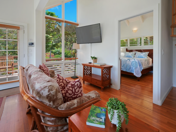 Experience Luxury in Moloa'a Bay - The Perfect Kauai Retreat